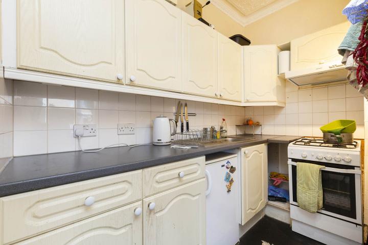 			1 Bedroom, 1 bath, 1 reception Flat			 Blythe Road, KENSINGTON OLYMPIA